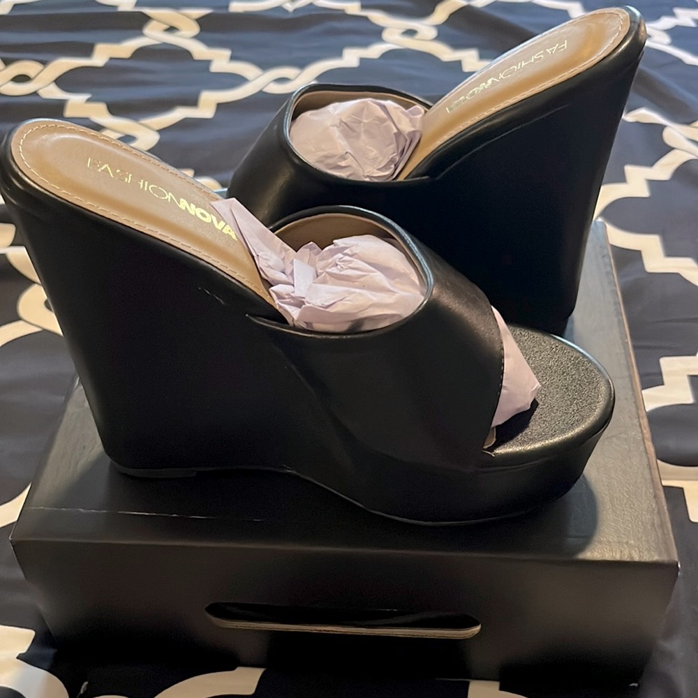 Black wedge heels